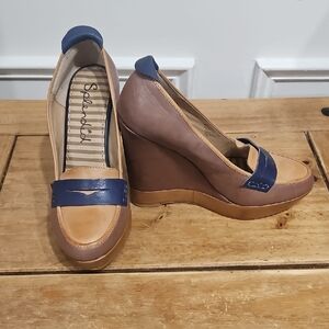 Splendid Tan and Blue Wedges